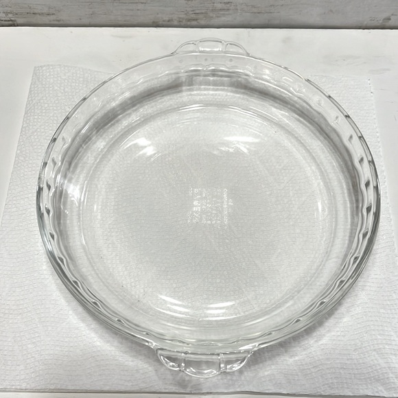 Pyrex Vintage Clear Pie Plate Number 229 - Picture 4 of 6